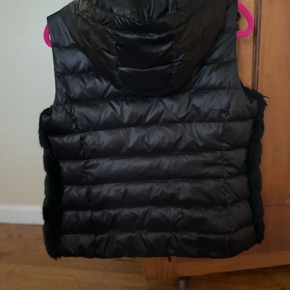 Michael‎ Kors faux fur hooded black vest - Picture 2 of 5